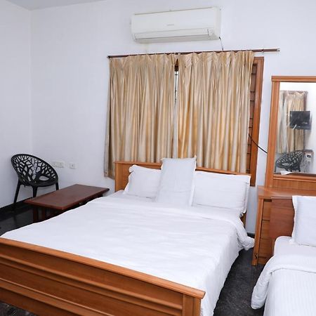 Rainbow House Luxury Rooms เชนไน ภายนอก รูปภาพ