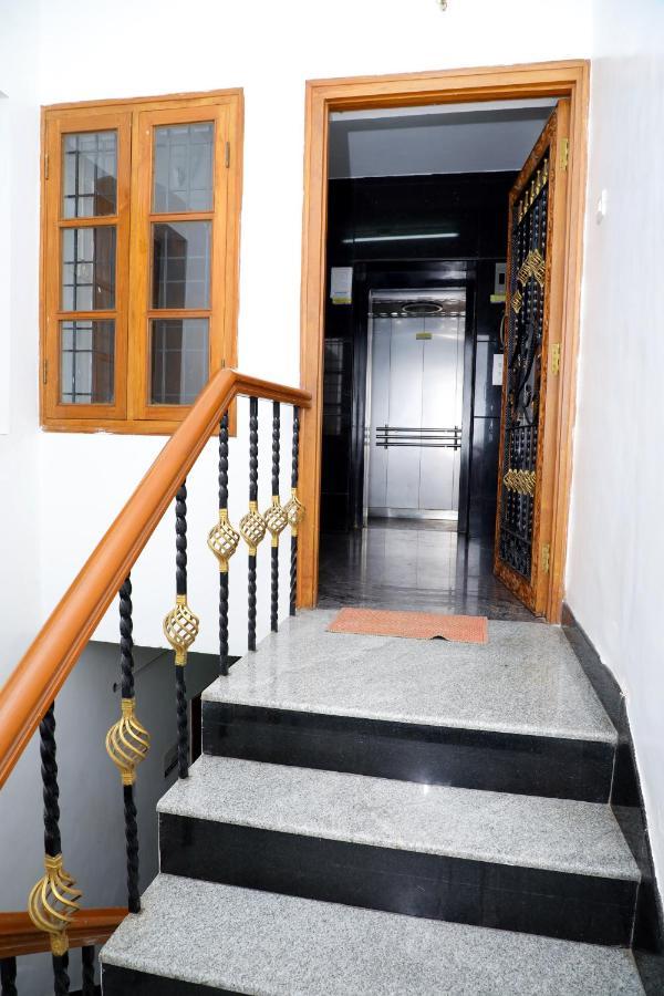 Rainbow House Luxury Rooms เชนไน ภายนอก รูปภาพ