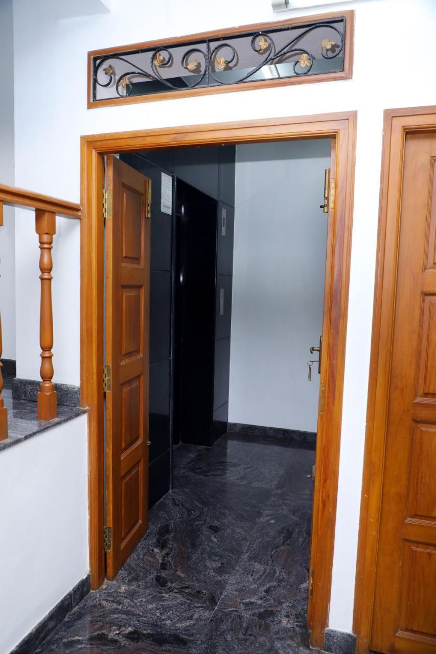 Rainbow House Luxury Rooms เชนไน ภายนอก รูปภาพ