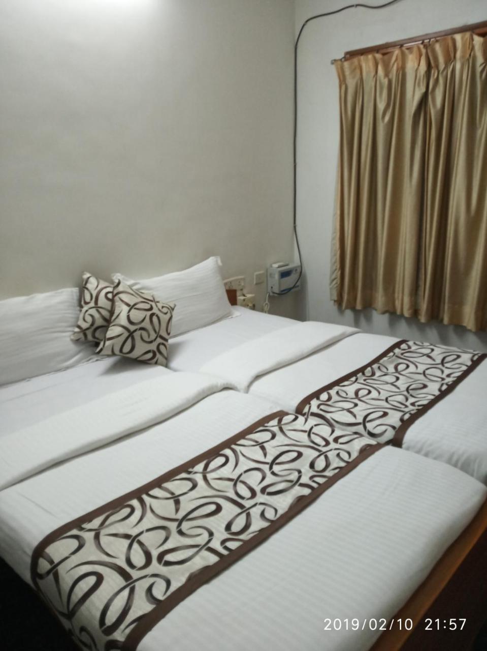 Rainbow House Luxury Rooms เชนไน ภายนอก รูปภาพ